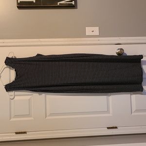 Womens Athleta Dress Strechy Black w white pin stripes keyhole back